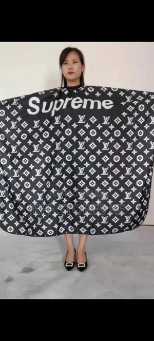 Large Non Sticky Barber Gown - main view