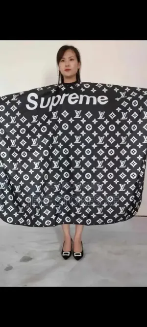 Large Non Sticky Barber Gown
