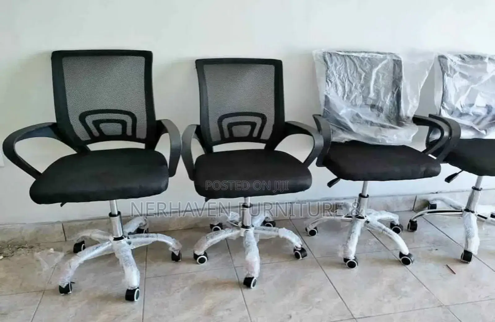 Secretarial Mesh Chair – Comfort Meets Modern Design