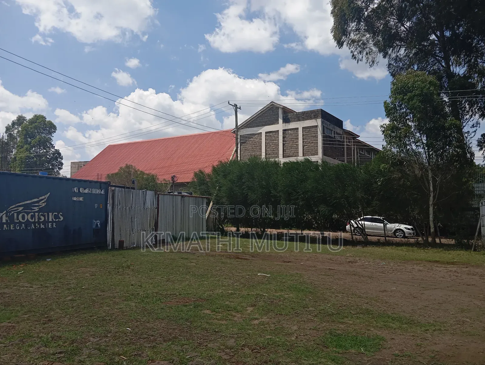 A Very Prime Commercial 1/4 Acre Near the Tarmac Road.