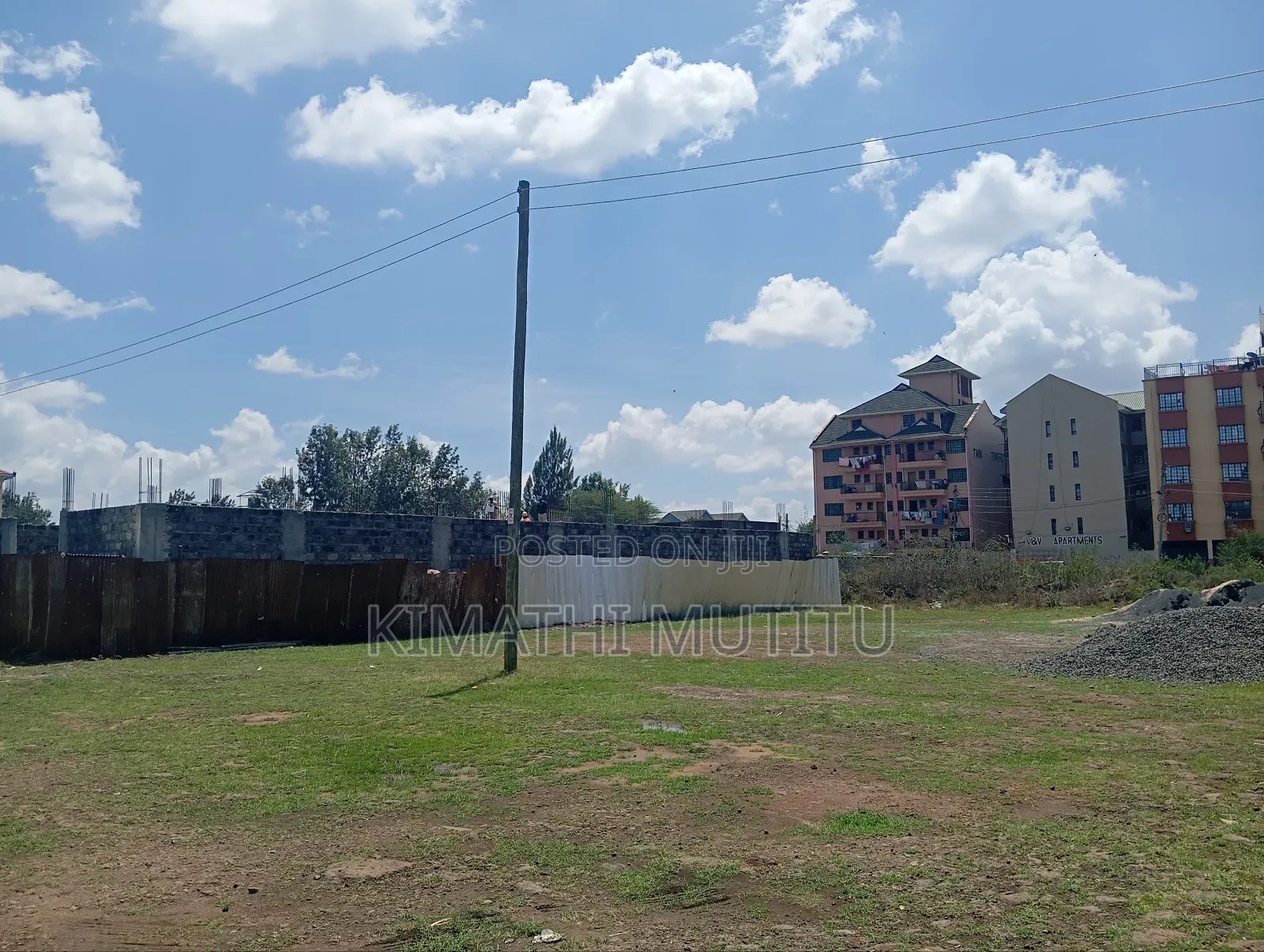 A Very Prime Commercial 1/4 Acre Near the Tarmac Road.