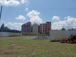 A Very Prime Commercial 1/4 Acre Near the Tarmac Road.