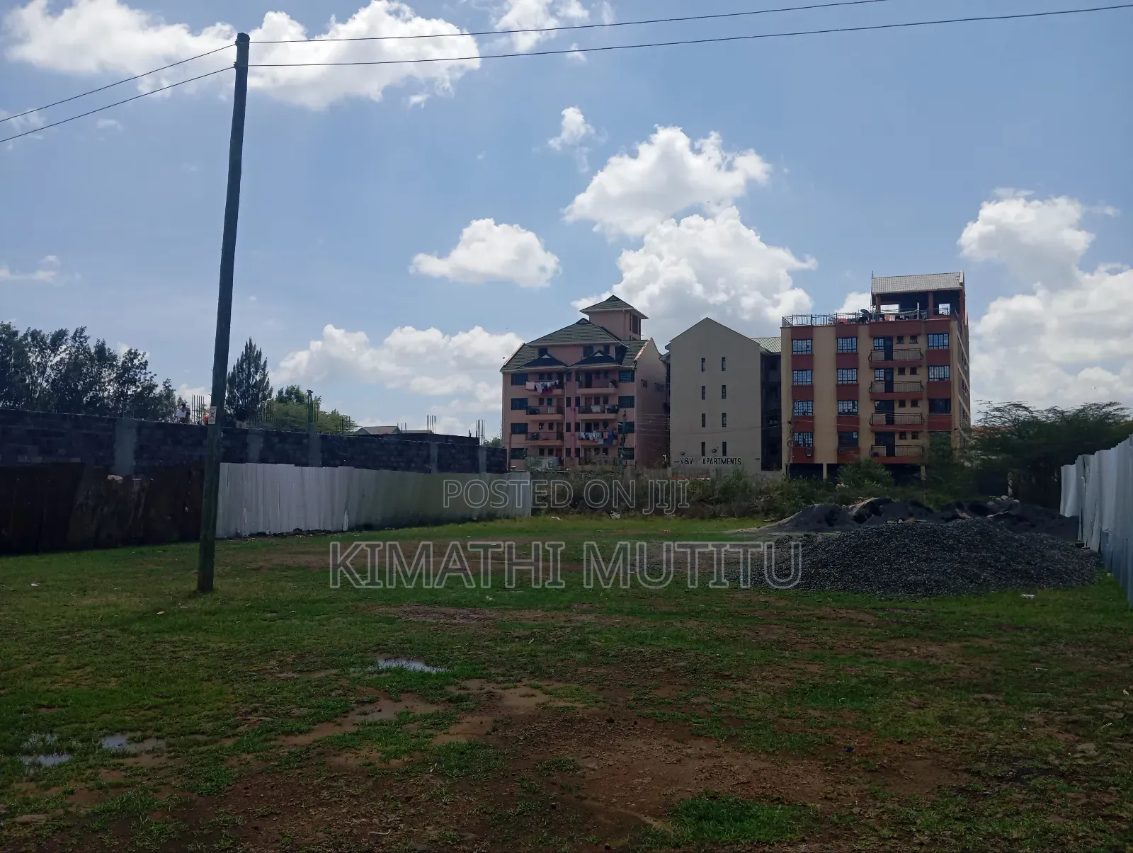 A Very Prime Commercial 1/4 Acre Near the Tarmac Road.