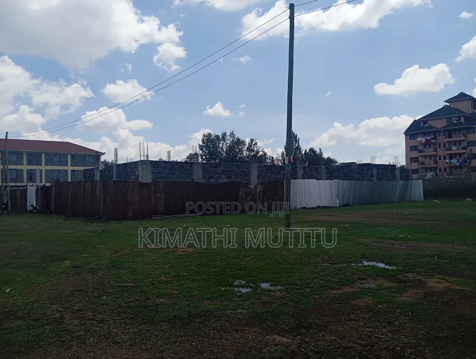 A Very Prime Commercial 1/4 Acre Near the Tarmac Road.