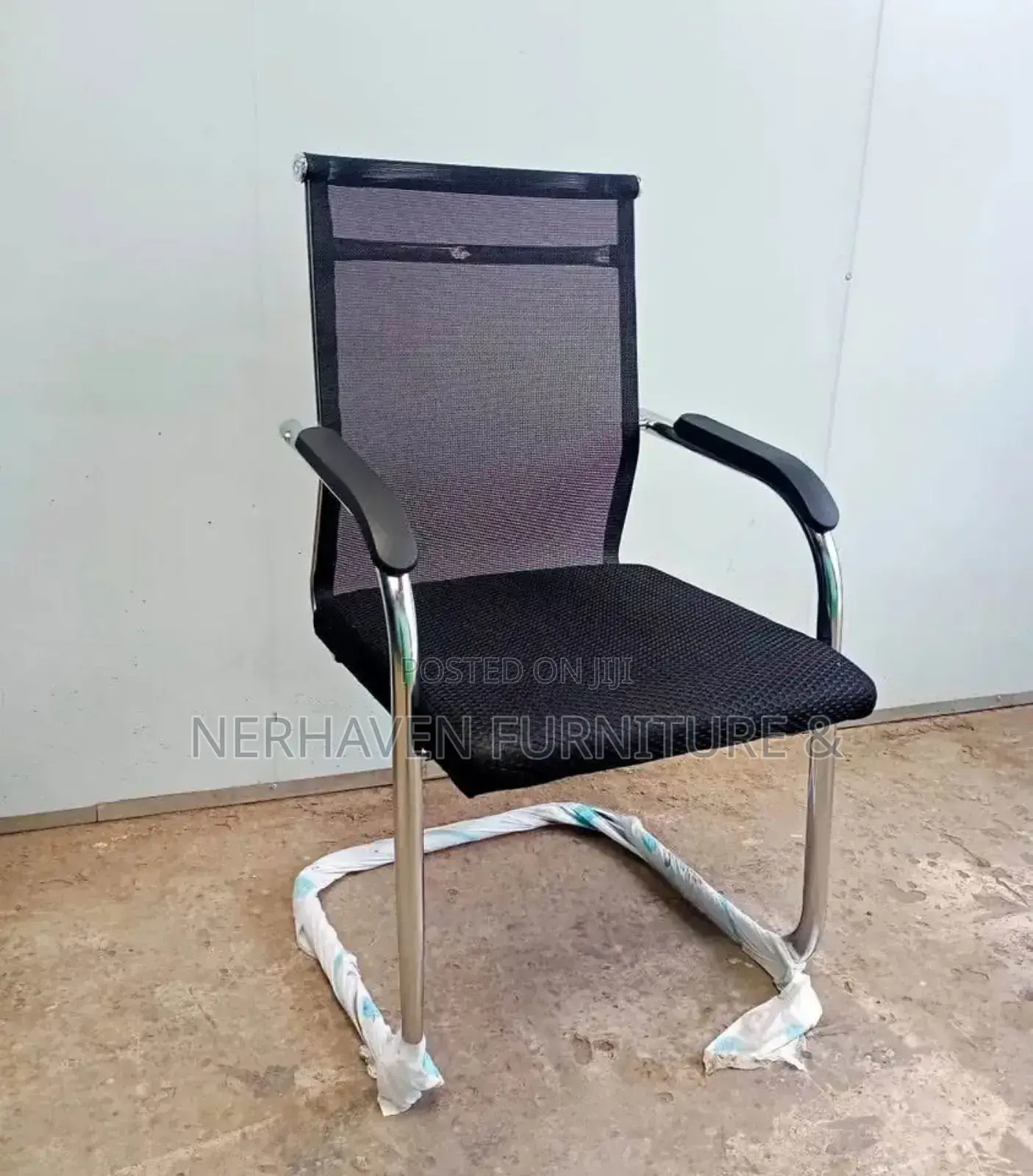 Ergonomic Mesh Visitor Seating – Stylish Supportive