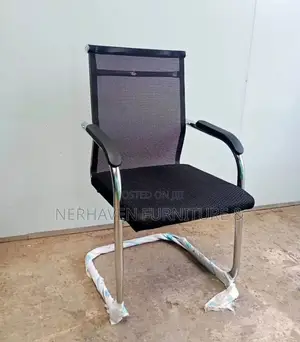 Ergonomic Mesh Visitor Seating – Stylish Supportive