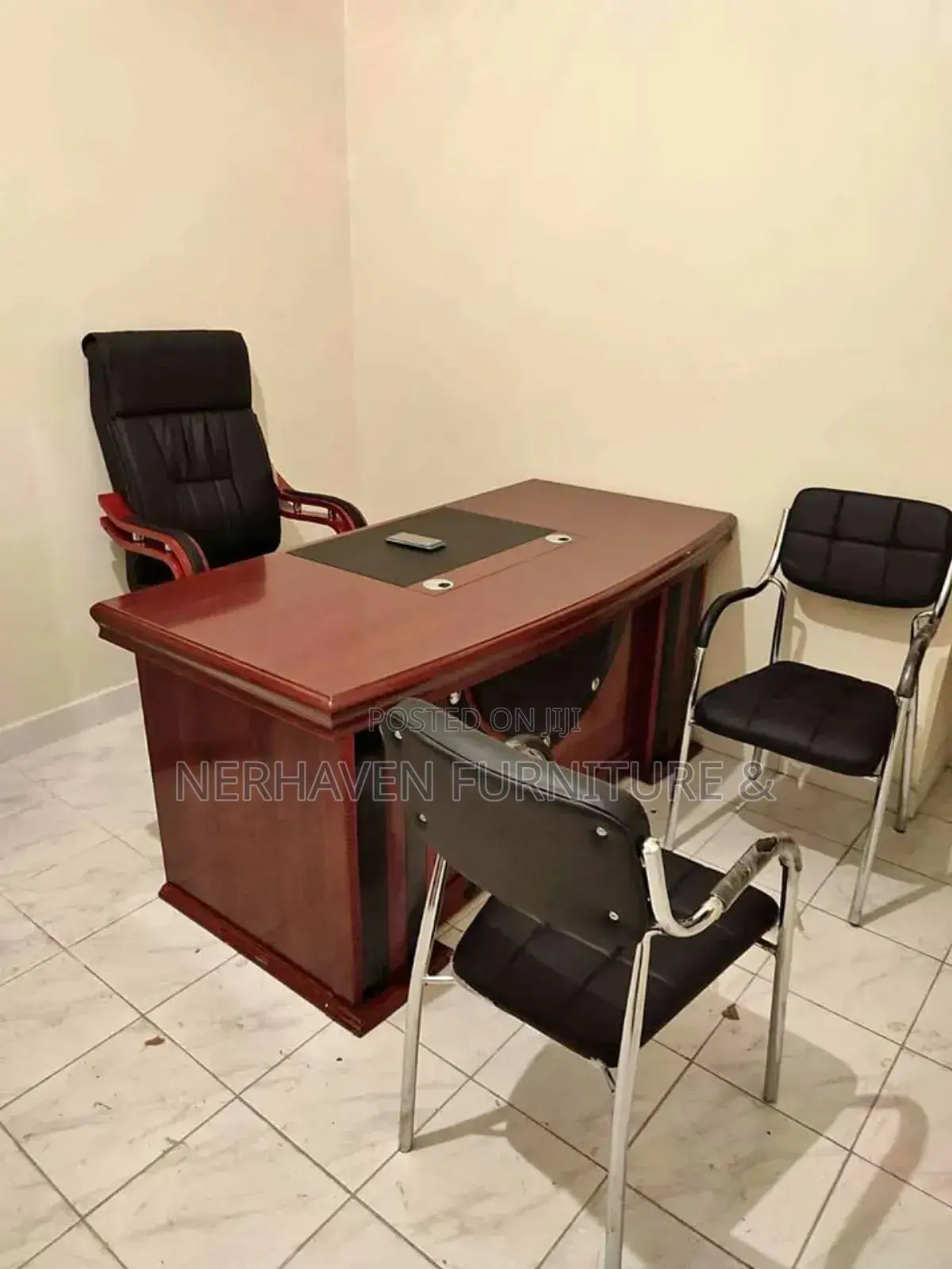 Premium Executive Desk – For Directors Senior Professionals