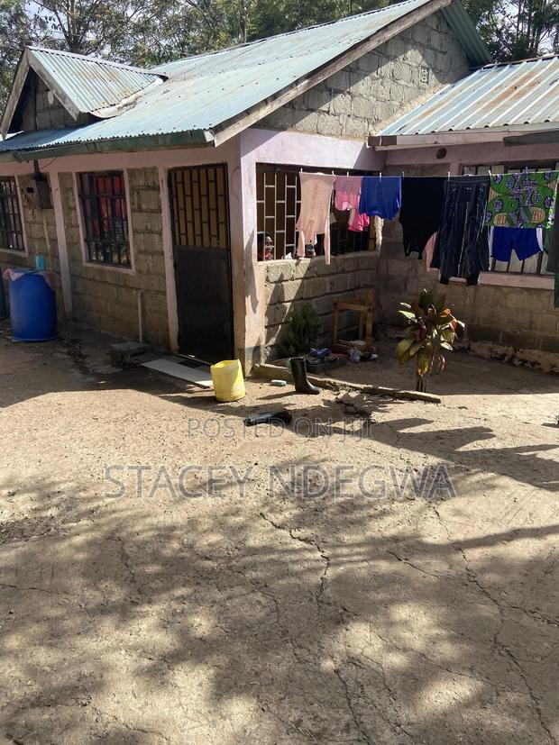3bdrm House in Near Oluulua Primary for sale