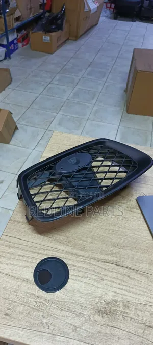 Subaru Impreza Gg2 N12 Center Grill