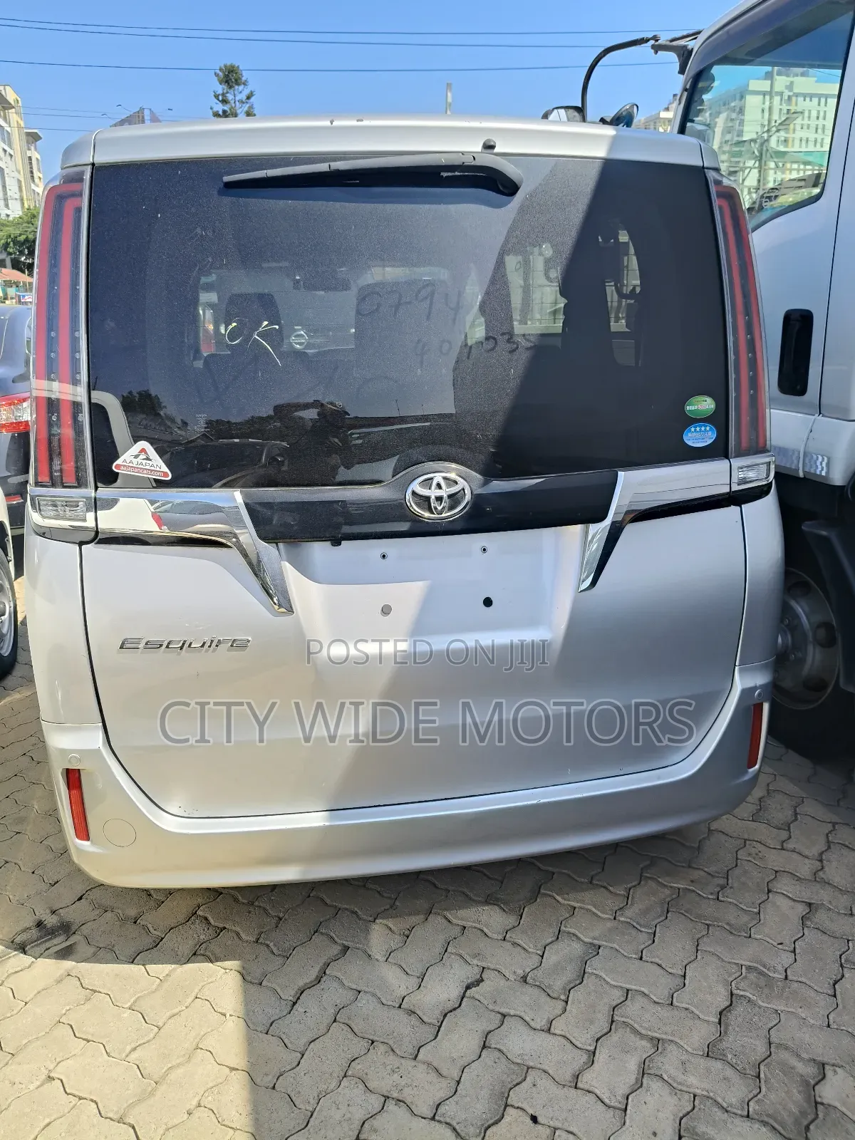 Toyota Esquire 2.0 AWD (8 seater) 2018 Silver