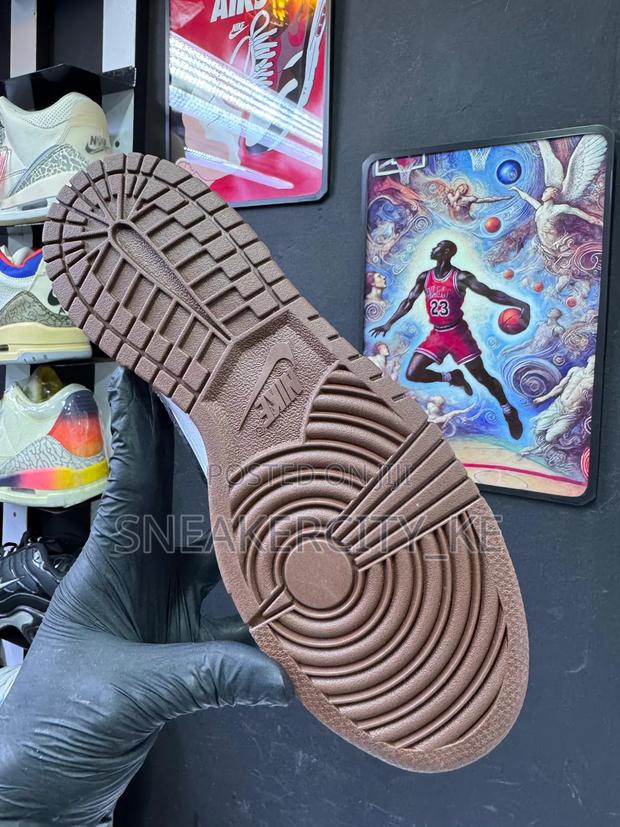 Nike Sb Dunks 'Cocoa Brown' - thumbnail 2