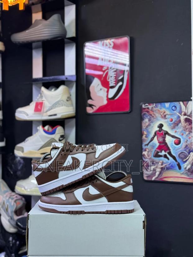 Nike Sb Dunks 'Cocoa Brown' - thumbnail 5