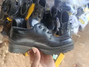 Durable Black Leather School Shoes – Comfortable Long-Lasting