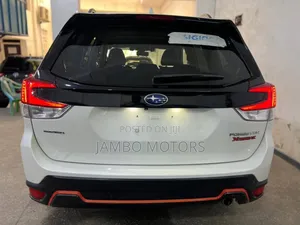 Subaru Forester Premium AWD 2019 White