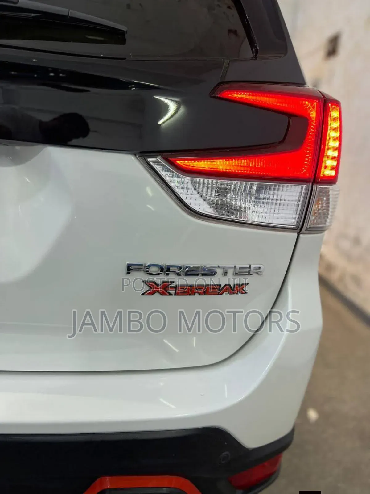 Subaru Forester Premium AWD 2019 White