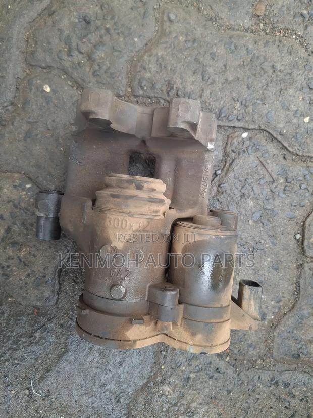 Mercedez C200 Calliper - thumbnail 4