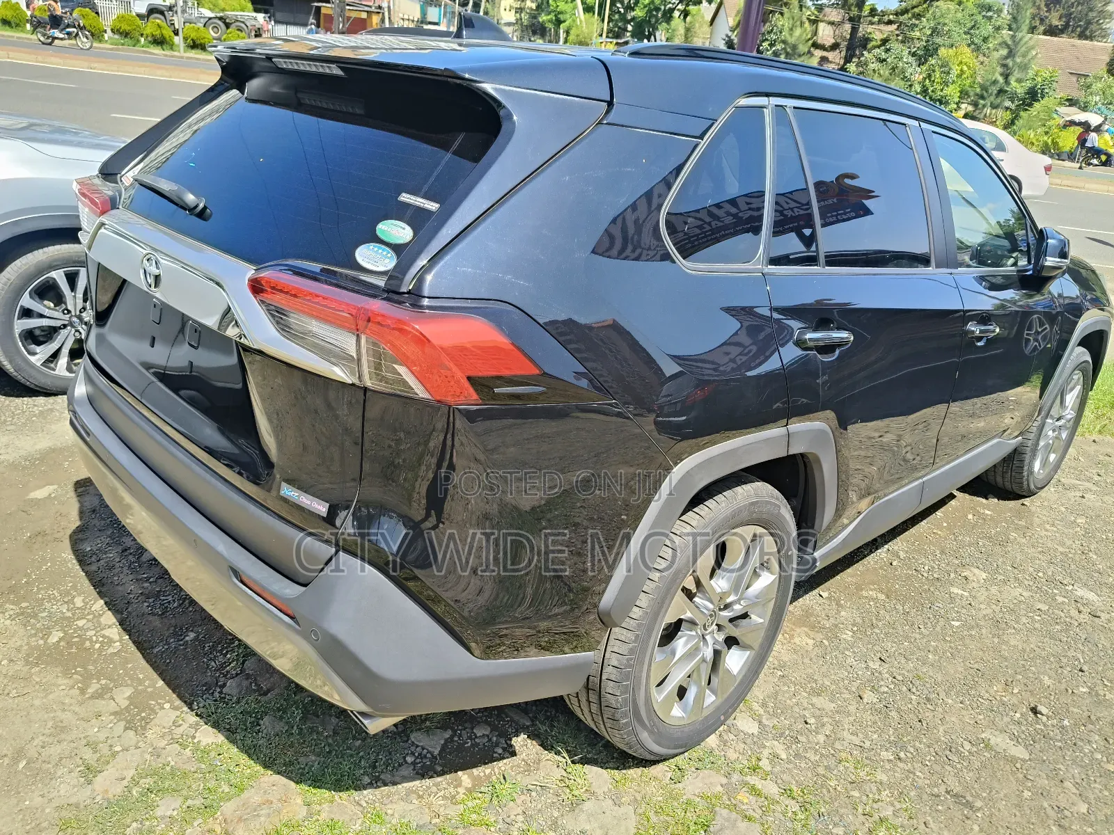 Toyota RAV4 XLE AWD 2019 Black