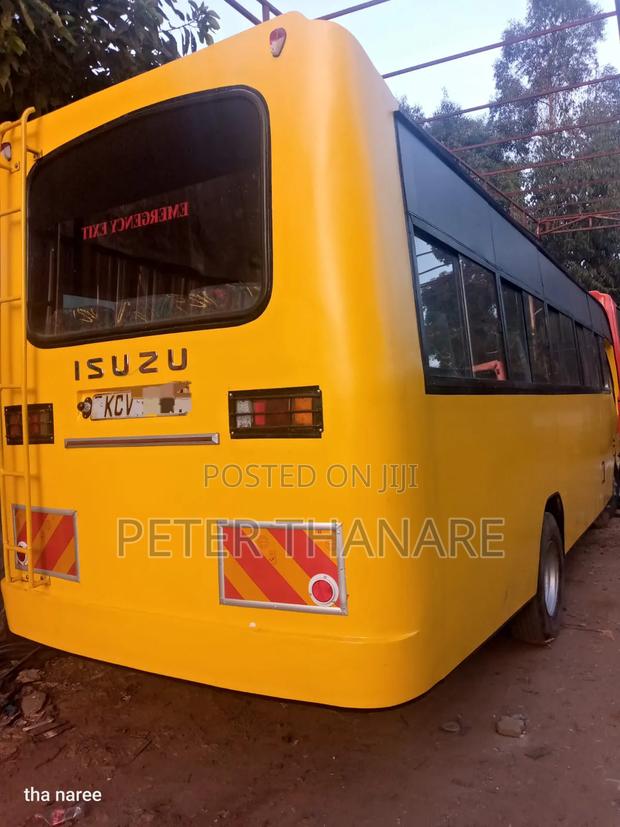 Isuzu NQR 2018 Yellow