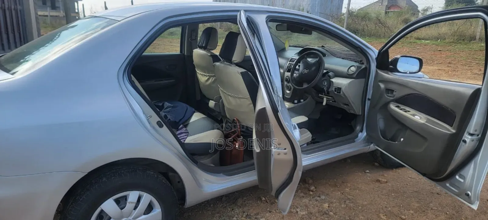 Toyota Belta 2011 Silver
