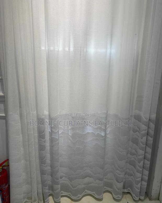 White Sheers With Gold for Dining Rooms - main view