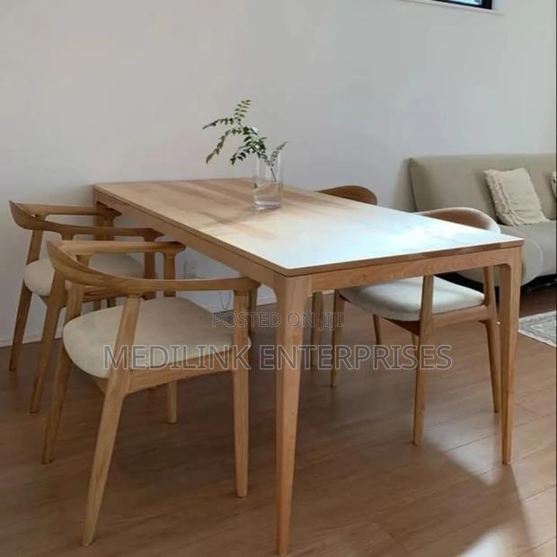 Wooden Dried Mango Vanish 4-Seater Dinning