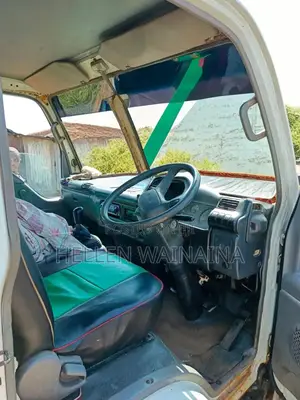 Isuzu NPR 2016