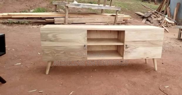 Natural Colour Vanish 5ft Wooden Solid 5ft Tv Stands