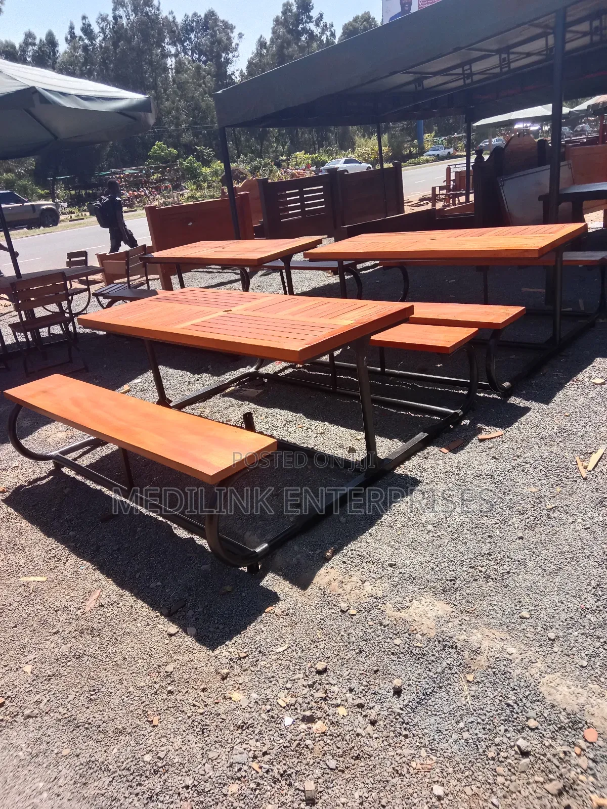 Metallic Commercial Wooden 6ft Outdoor Benches