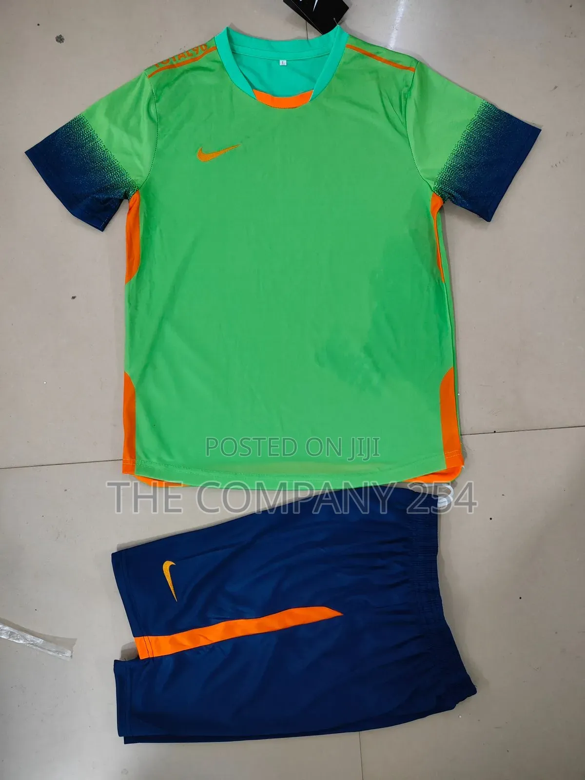 Quality Casual Unisex 2piece Short Shirt Nike Soccer Jersey