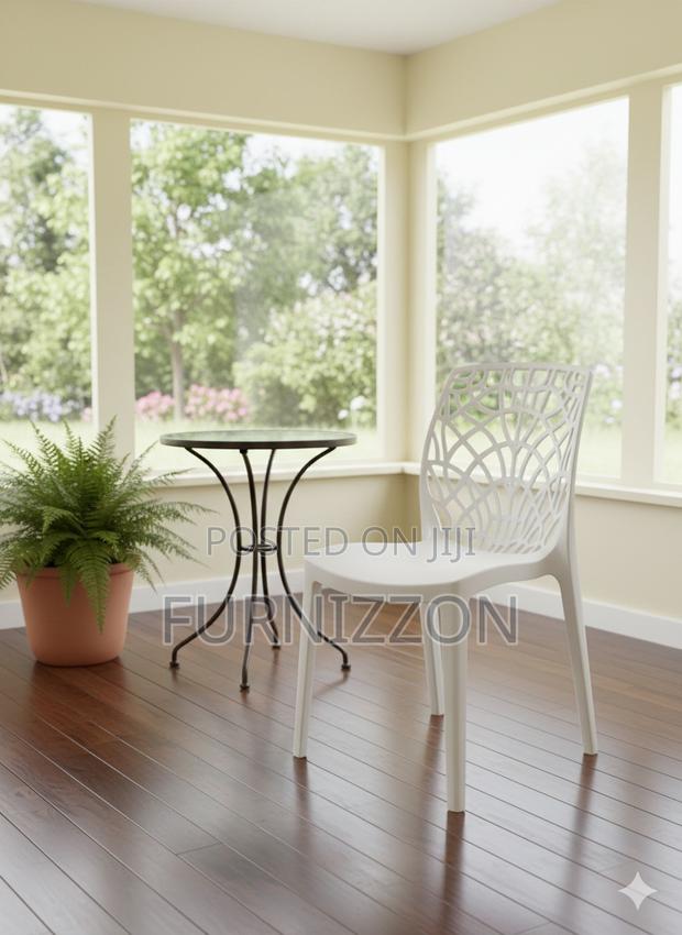 Plastic Spider Chair - main view