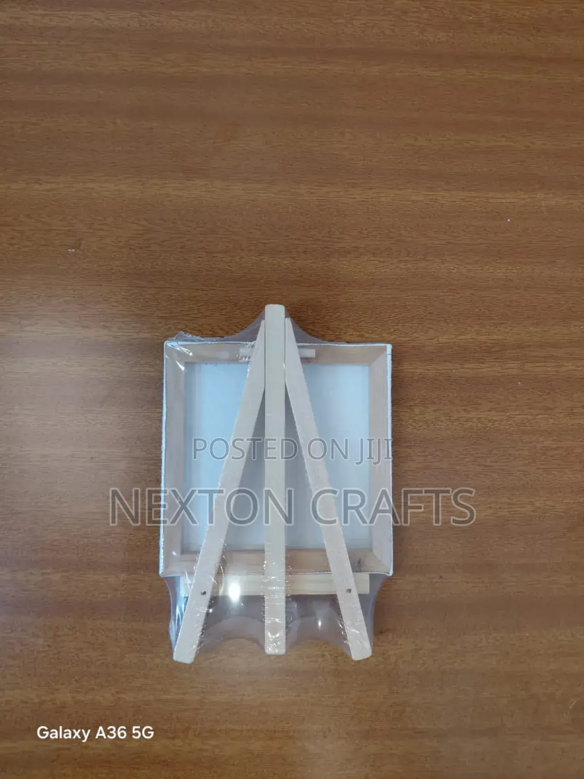 Canvas With Stand