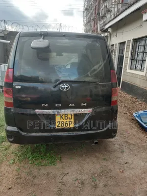 Toyota Noah 2002 Black