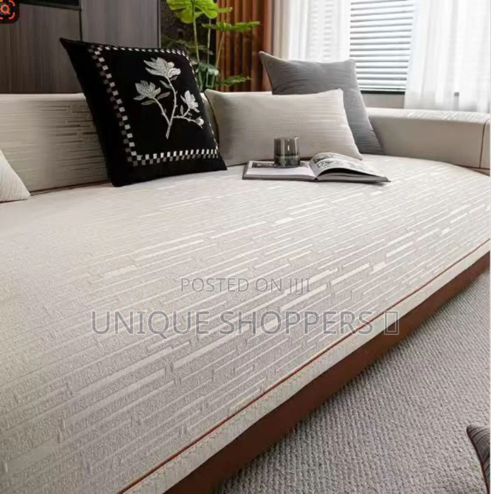 Chenille* Material Sofa Covers
A Set of *7 Seater