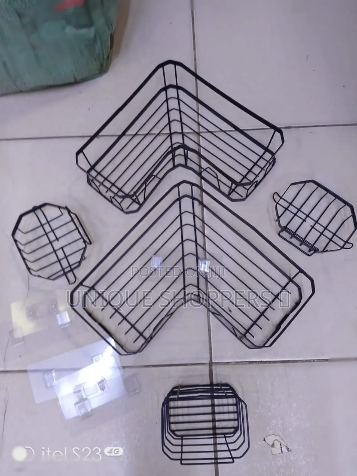 5 Piece Corner Racks
Colours White and Black.