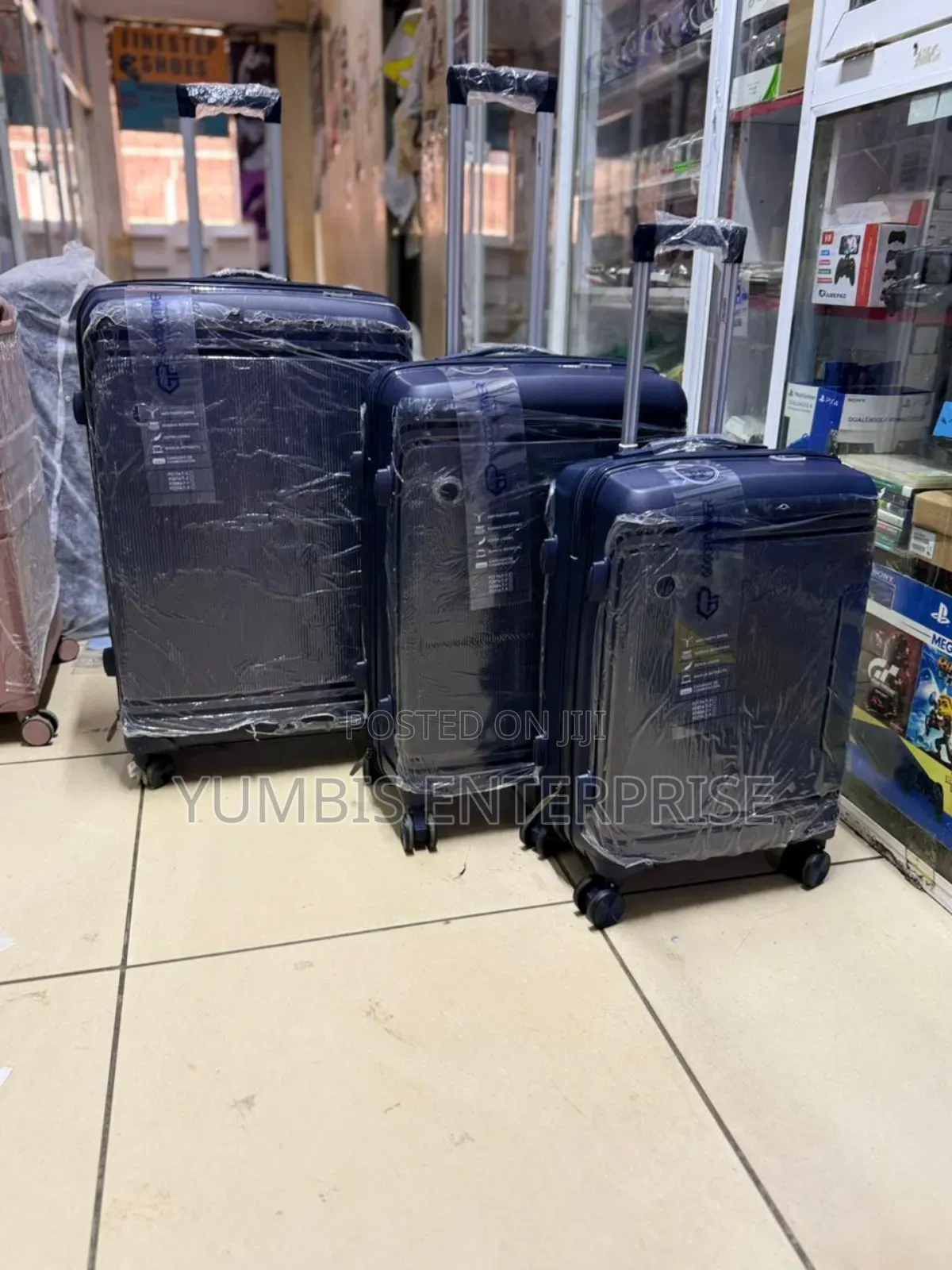 Size 2.No 29 3 Inn1 Rubber Suitcase Set 3i N 1 at 8000