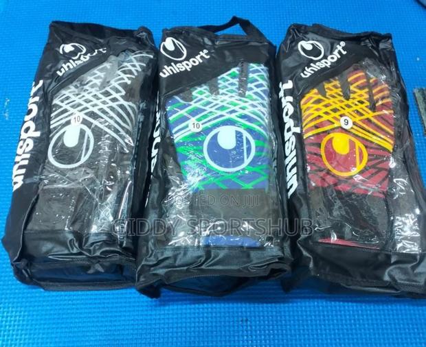 Super Professional Goalkeeper Gloves - thumbnail 3