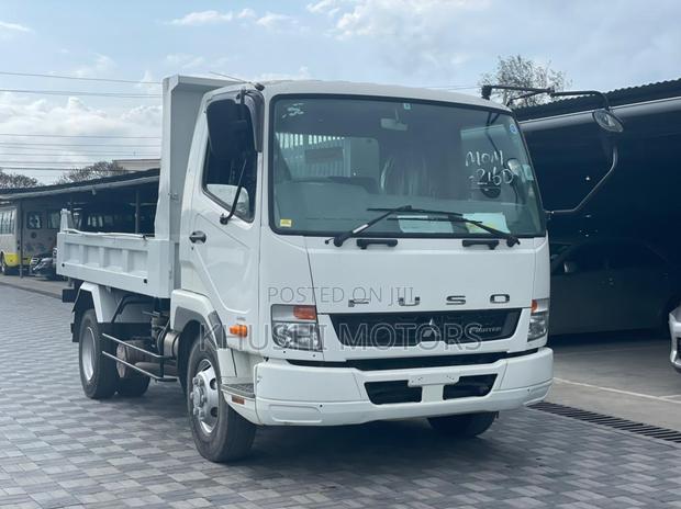 Mitsubishi Fuso 2015
