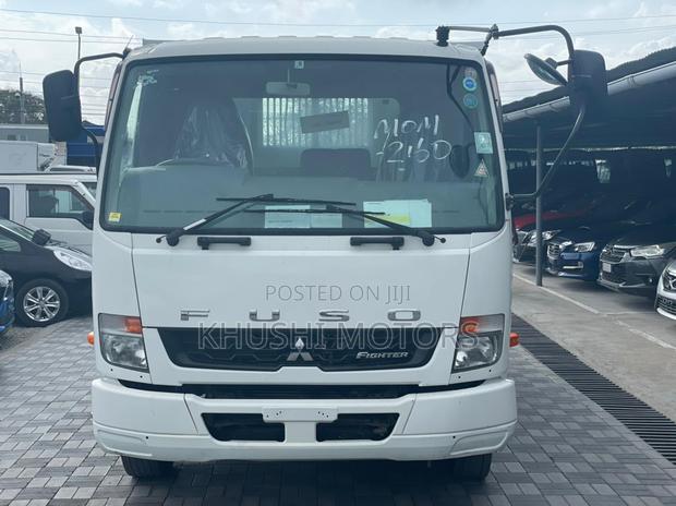 Mitsubishi Fuso 2015 - thumbnail 2