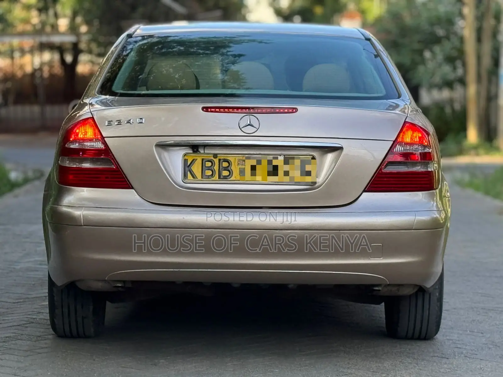 Mercedes-Benz E240 2002 Gold