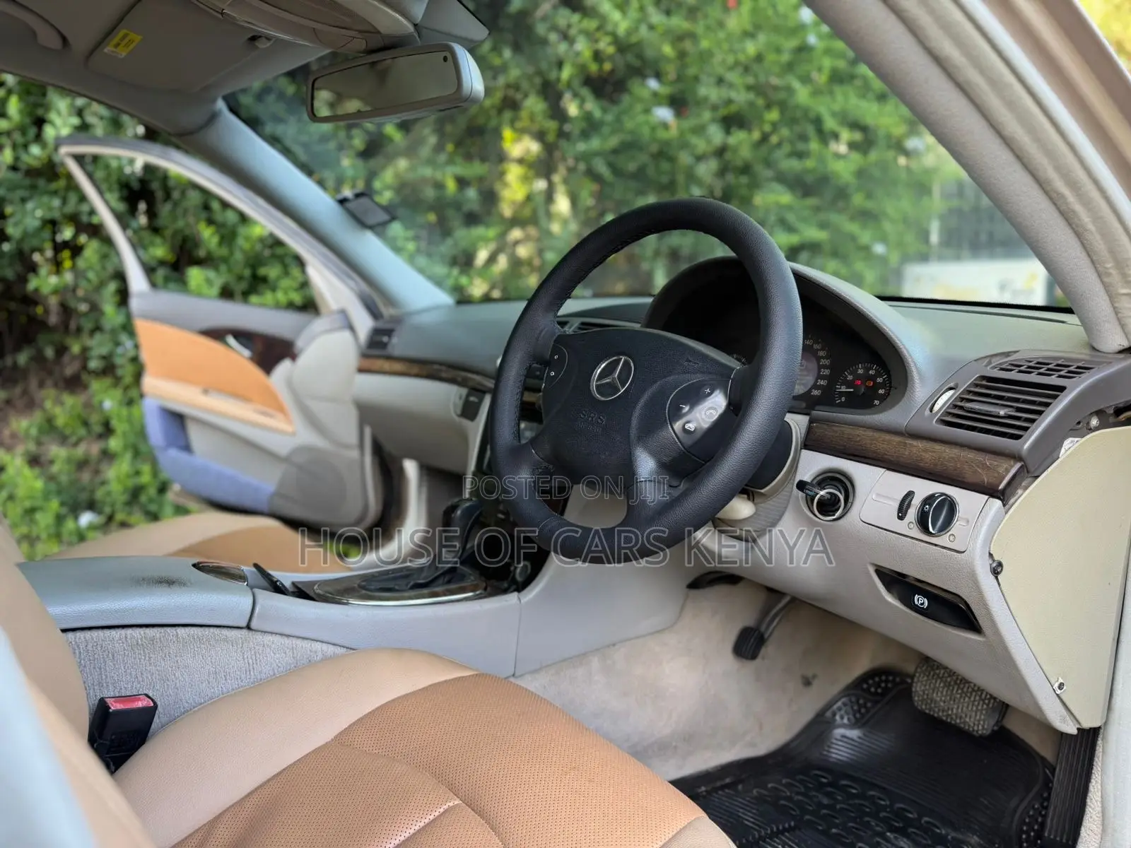 Mercedes-Benz E240 2002 Gold
