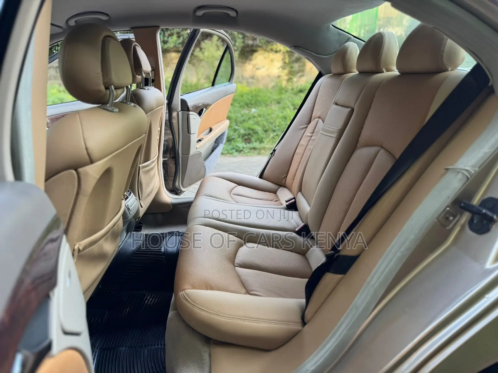Mercedes-Benz E240 2002 Gold