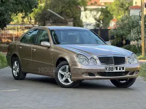 Mercedes-Benz E240 2002 Gold