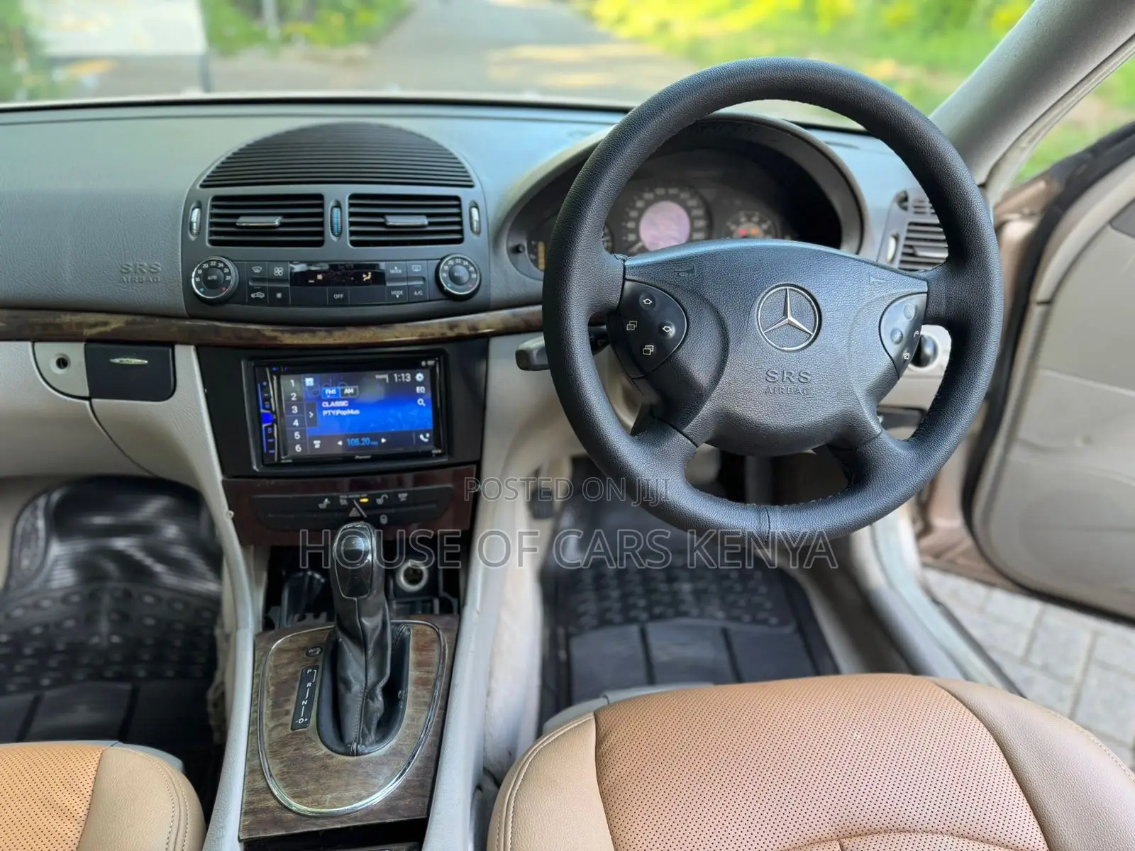 Mercedes-Benz E240 2002 Gold