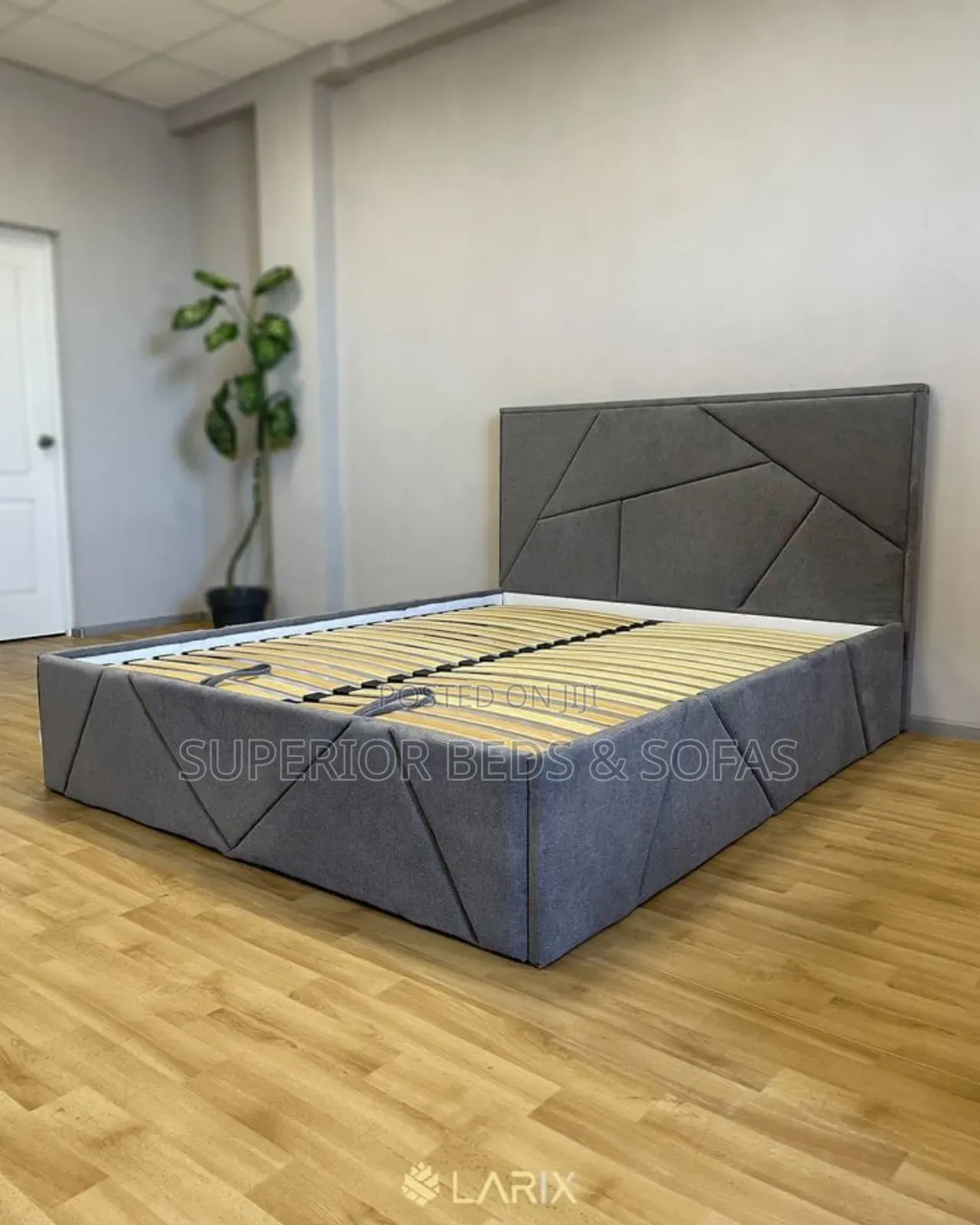 5x6 Sturdy King-Size Chester Bed