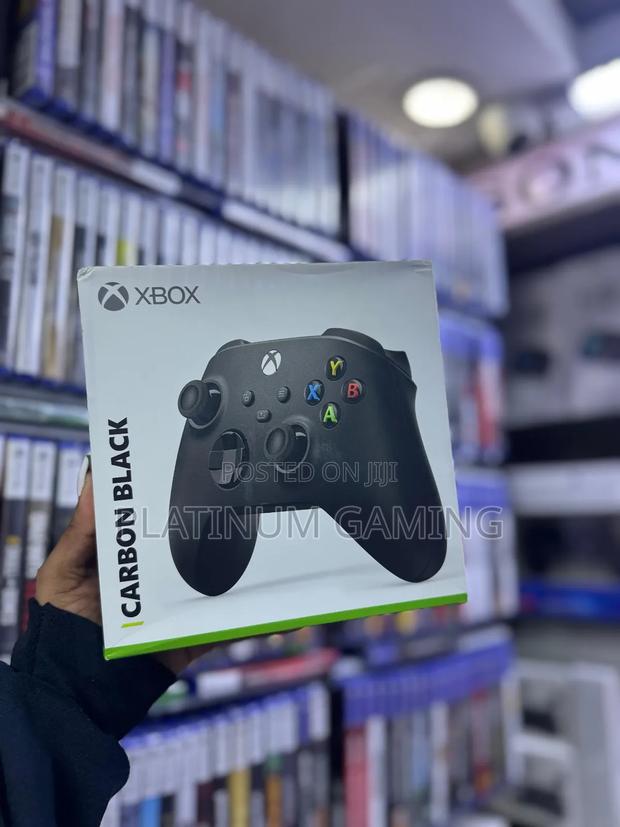 X Box Series X|S Controller - main view