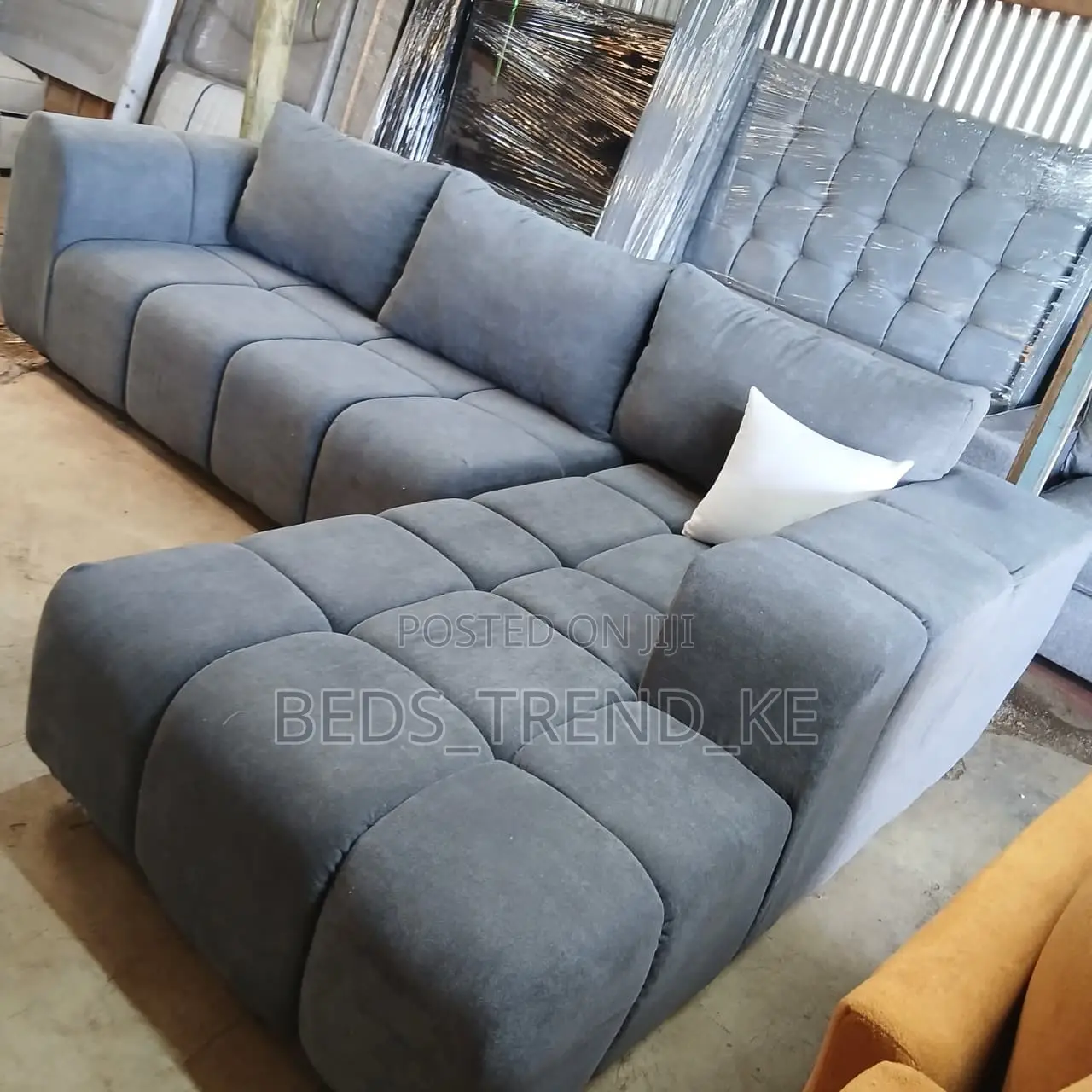 Plain 6 Seater Bubble L Sofa