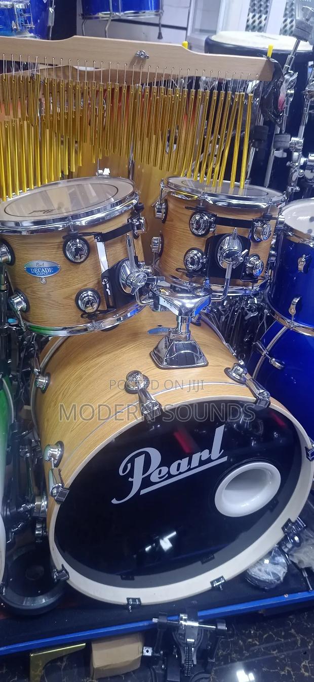 Pearl Drum Set - main view