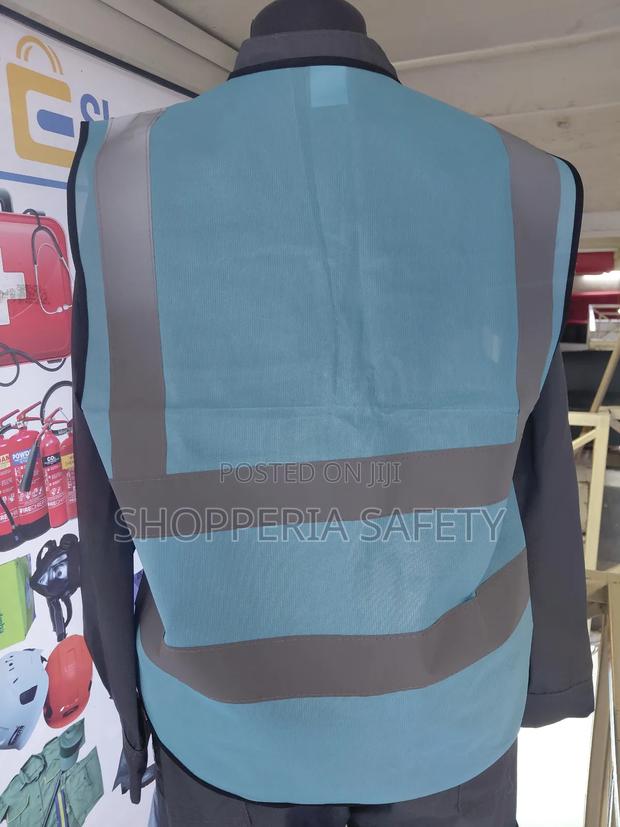 Light Blue Reflector With Pockets - thumbnail 2