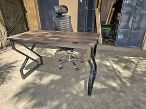 Quality Office Desk With Metallic Frames and Headrest
