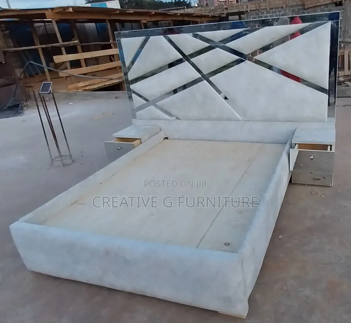 Soft Padded Mirrow Bed